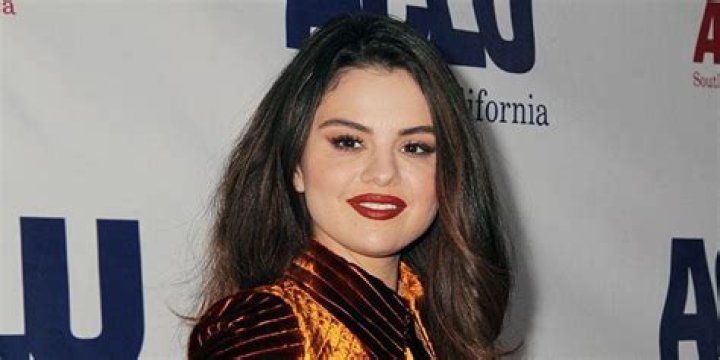 Selena Gomez Kidney Scar