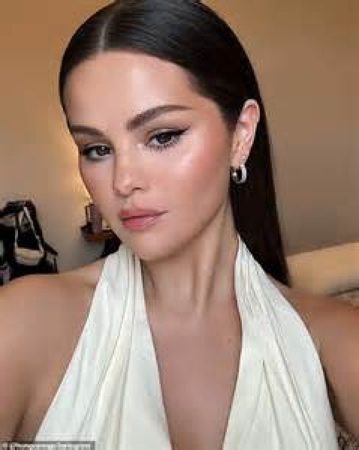 Selena Gomez Looks Fierce With Wet Hair & Metallic Eyeshadow In New Puma Campaign – Pics