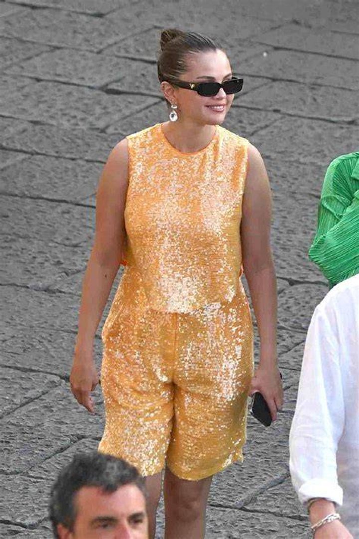 Selena Gomez Rocks Orange Outfit On Italy Trip With Andrea Iervolino – Hollywood Life