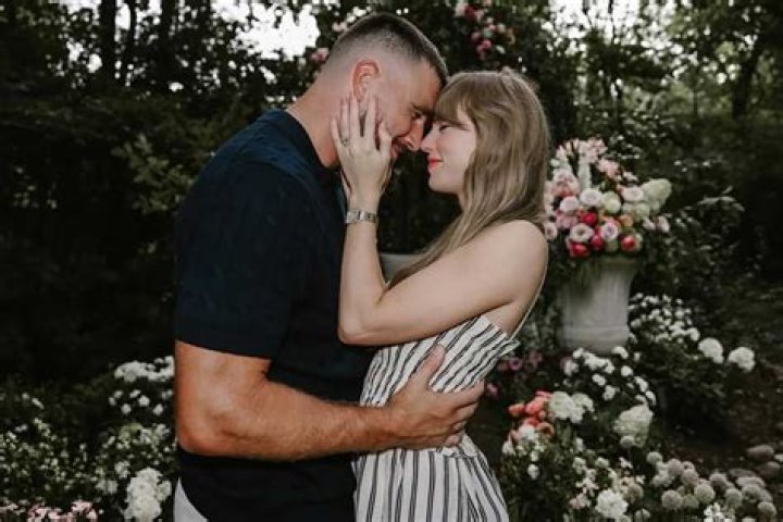Selena Gomez’s Feelings About Taylor Swift and Travis Kelce Romance – Hollywood Life