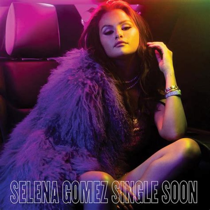 selena gomez wolves-3