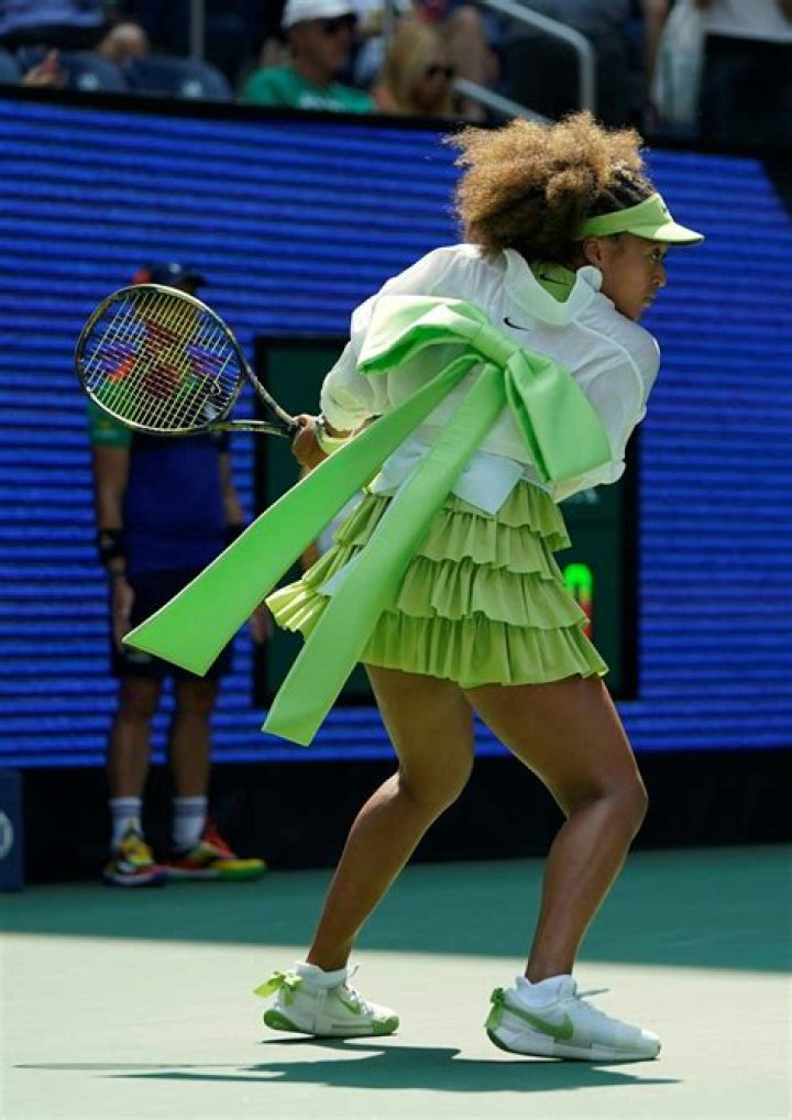 Serena Williams Wants To Give Naomi Osaka A ‘Hug’ After She Withdraws From French Open