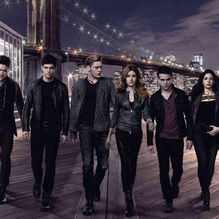 Shadowhunters &ndash; HollywoodLife Exclusive NYCC Portraits