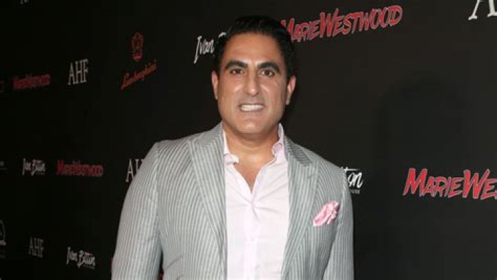 ‘Shahs of Susnet’s Reza Farahan On Mike Shouhed Text Drama: Interview – Hollywood Life