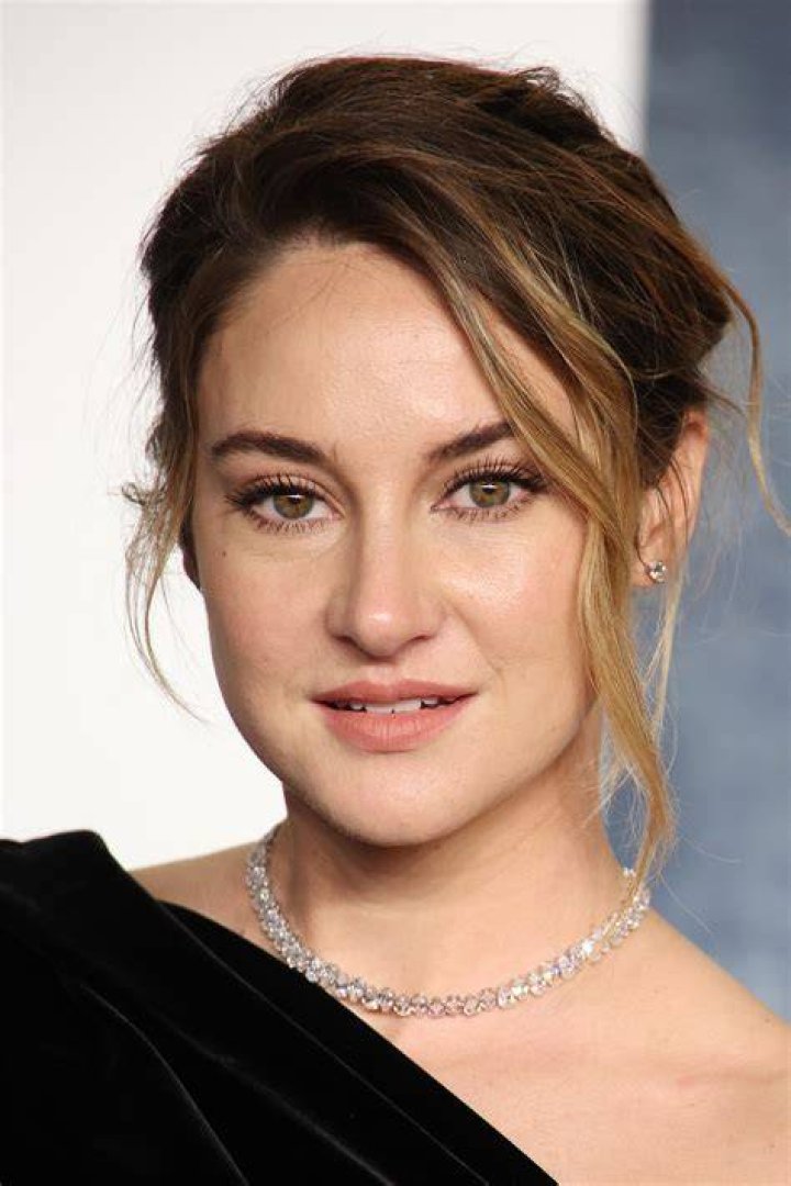 Shailene Woodley At The 2020 Golden Globes
