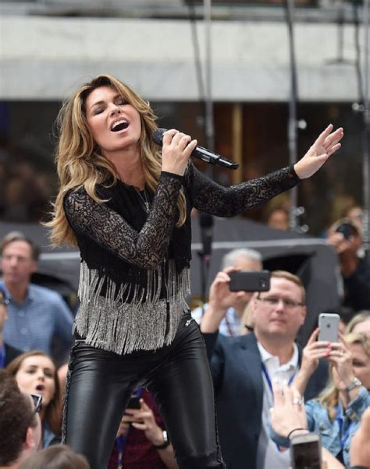Shania Twain Rocks The Stage At The 2019 American Music Awards