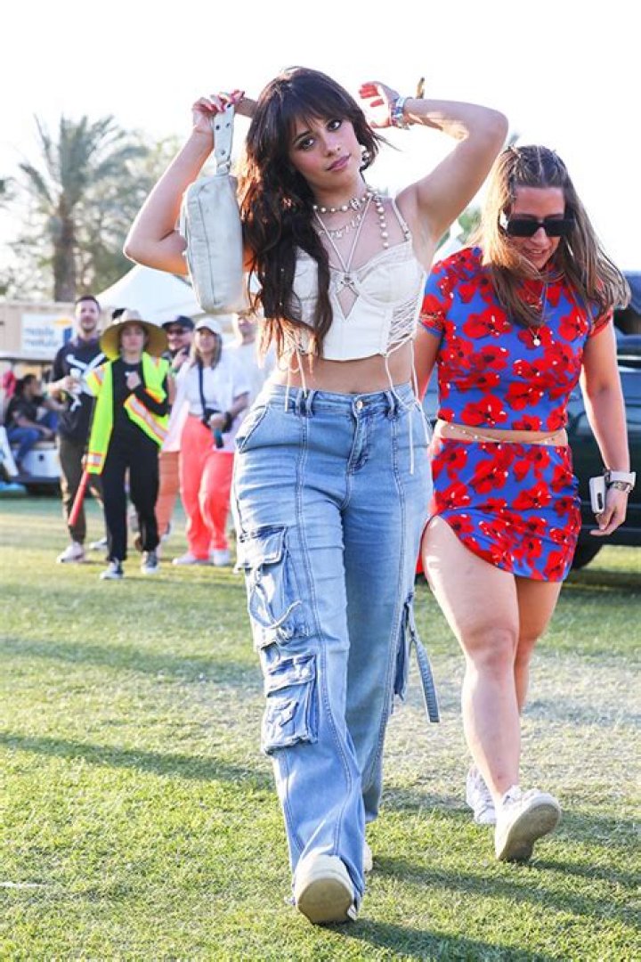 Shawn Mendes & Camila Cabello Kiss After Breakup At Coachella – Hollywood Life