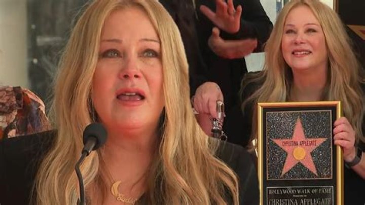 She Wins Humanitarian Award — See Speech – Hollywood Life