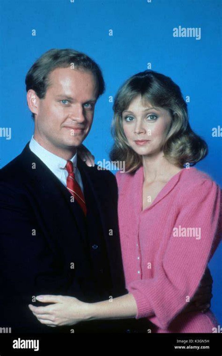 Shelley Long and Kelsey Grammer Chat at a Table