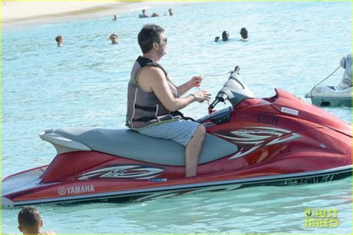 Simon Cowell soaks up the sun in Barbados