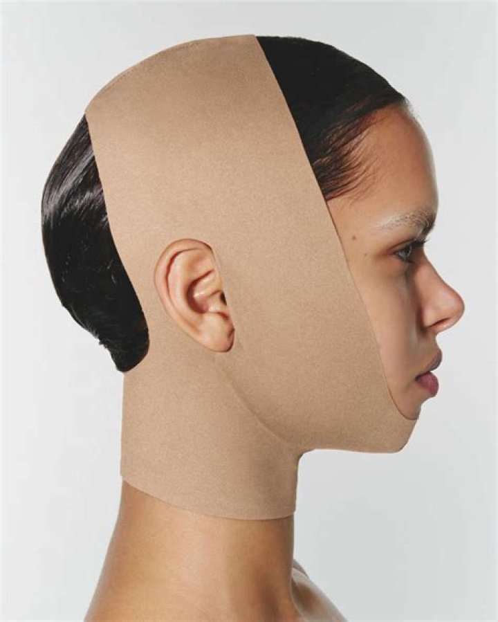 SKIMS SEAMLESS FACE MASK, $8, skims.com