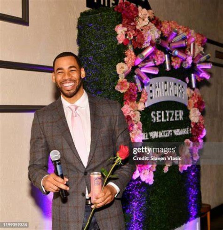 Smirnoff and Mike Johnson Team Up To Launch New &lsquo;Will You Accept This Ros&eacute;?&rsquo; Campaign