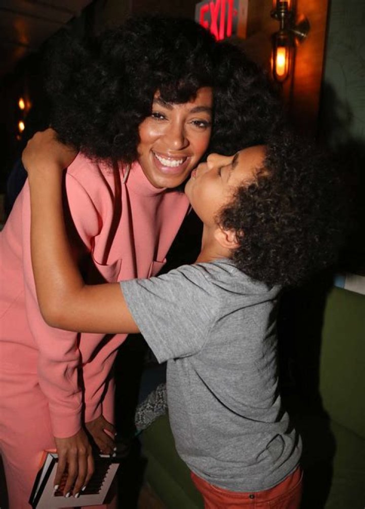 Solange Knowles Takes The Pink Carpet In Snake Print