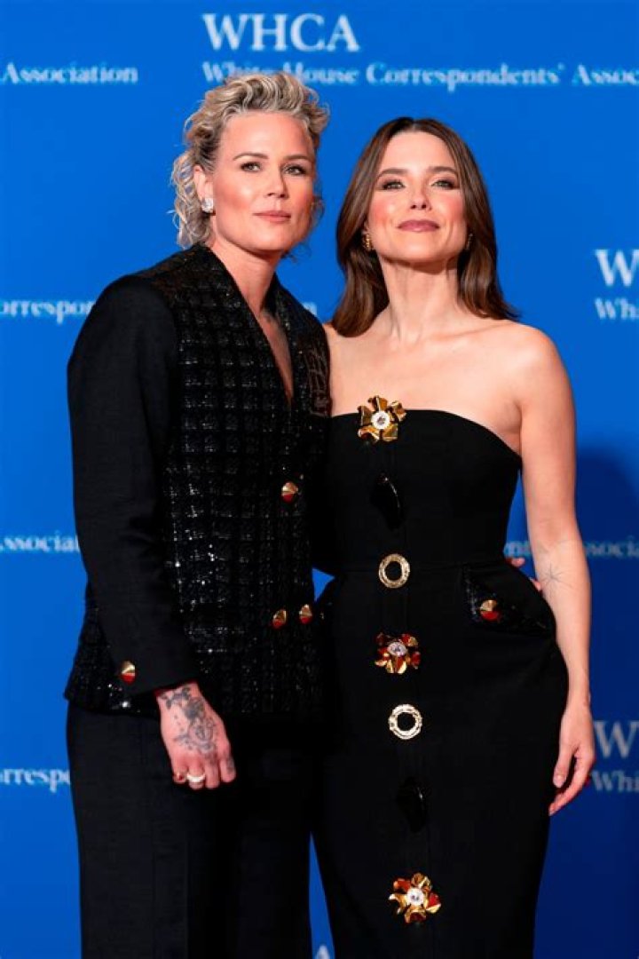 Sophia Bush and Ashlyn Harris dating report