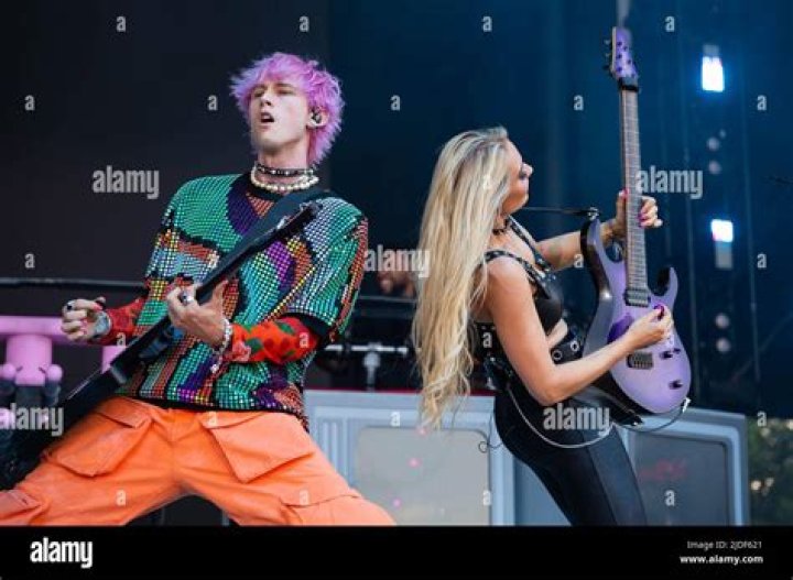 Sophie LLoyd Machine Gun Kelly