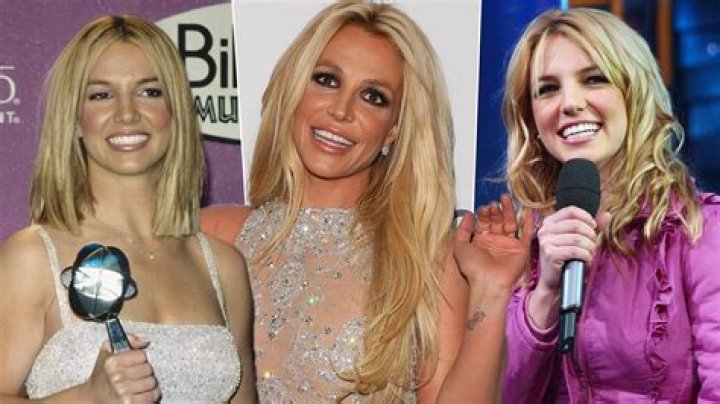 SPEARS New pop artist Britney Spears smiles for the cameras during the 26th annual American Music Awards held at the Shrine Auditorium in Los AngelesAMERICAN MUSIC AWARDS, LOS ANGELES, USA