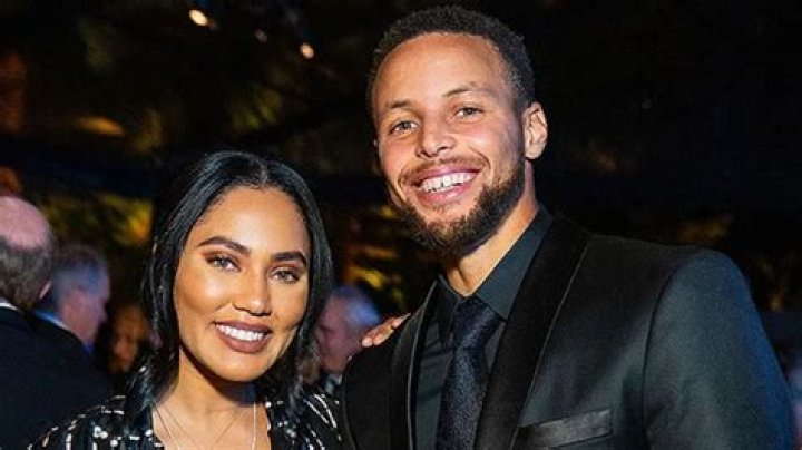 Steph Curry Hilariously Claps Back With Epic Shirt After Bar Claims Ayesha ‘Can’t Cook