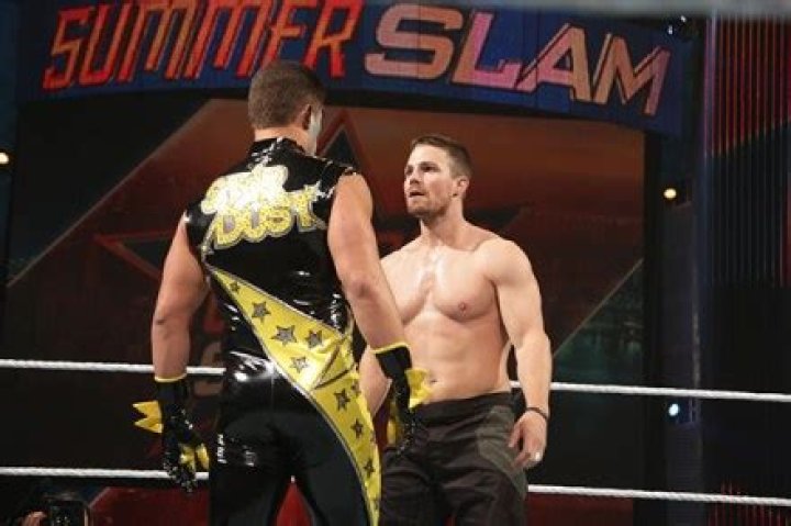 Stephen Amell Neville Win