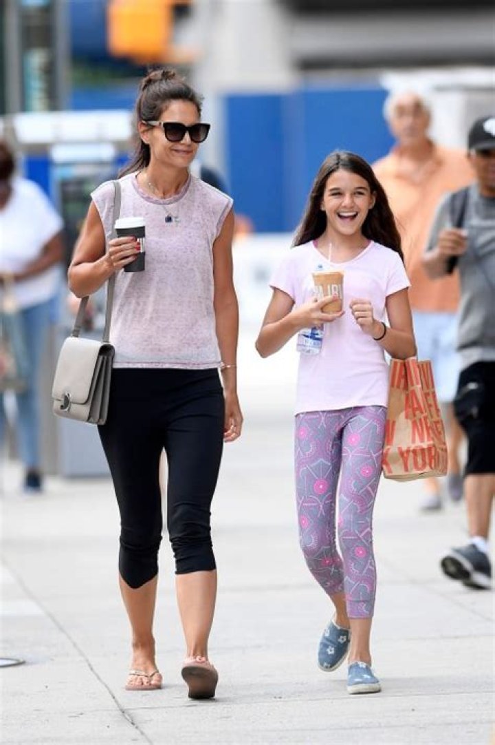 Suri Cruise In Purple Leggings