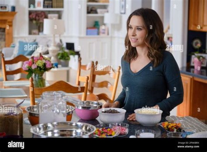 SWEET CAROLINA, Lacey Chabert, (aired May 15, 2021). photo: Allister Foster / &copy;Hallmark Channel / Courtesy Everett Collection