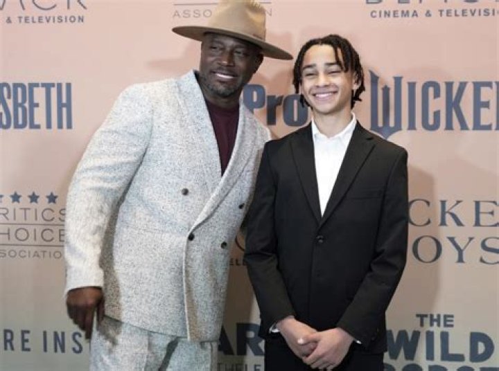 Taye Diggs Hosts The Critics&rsquo; Choice Awards