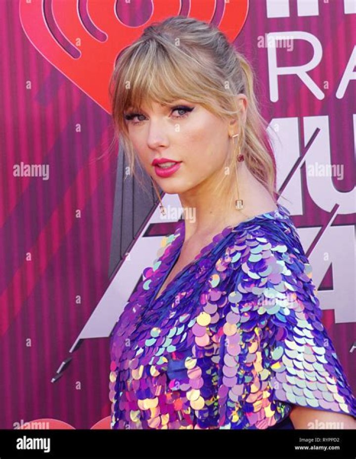 Taylor at the 2019 iHeartRadio Music Awards