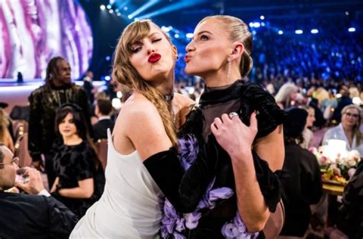 Taylor Swift and Kelsea Ballerini