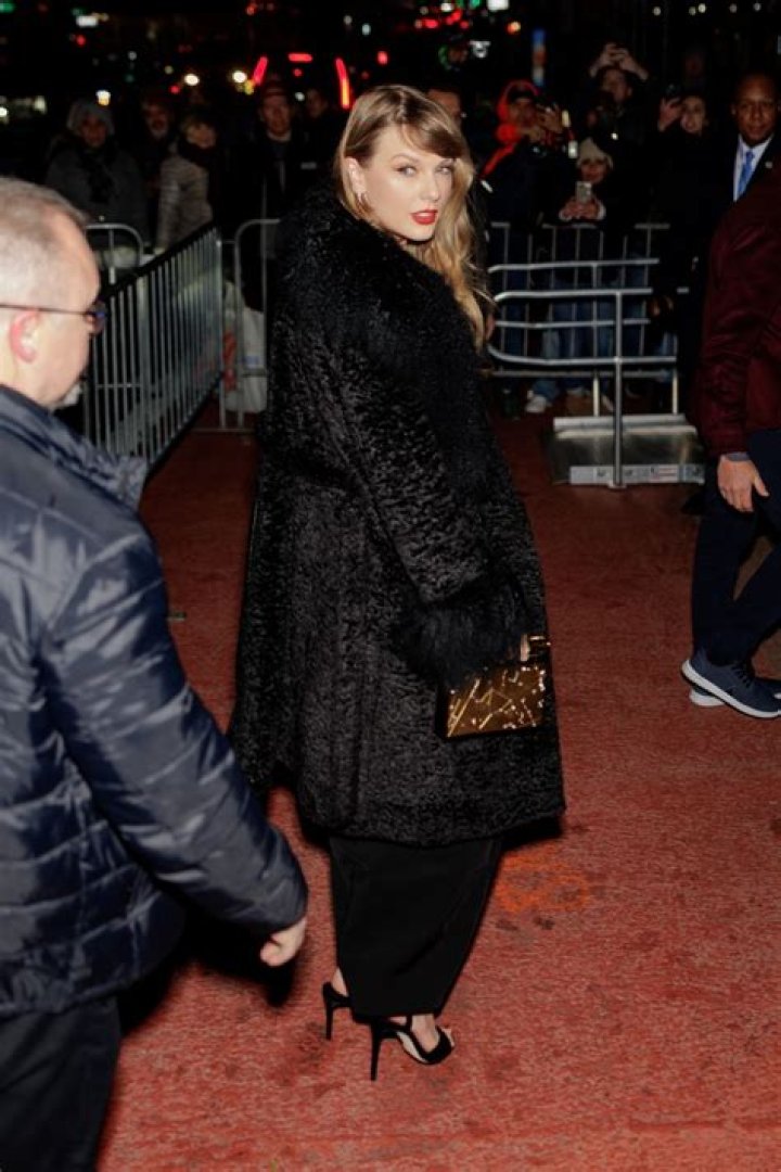 Taylor Swift Arrives