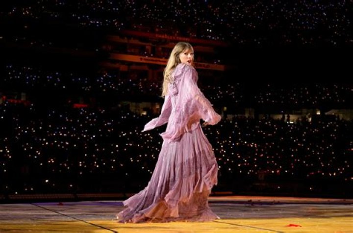 Taylor Swift at the American Music Awards