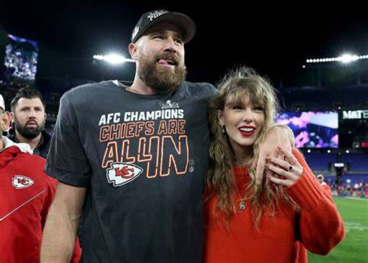 Taylor Swift Attends Chiefs-Broncos Game to Support Travis Kelce – Hollywood Life