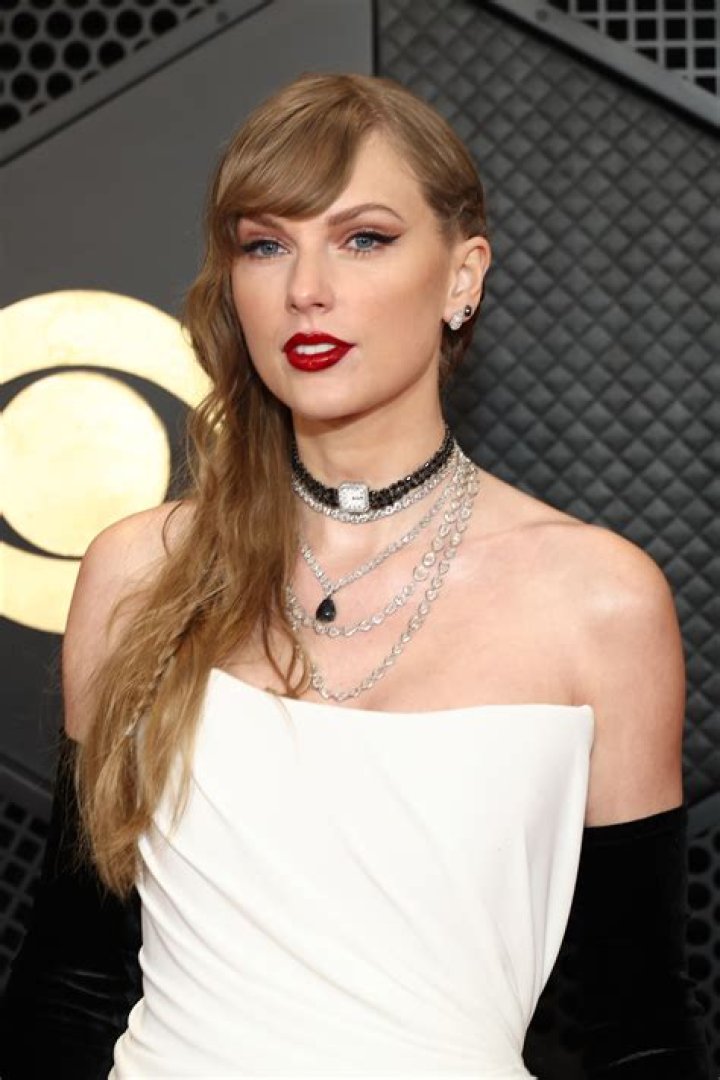 taylor swift black lipstick reputation