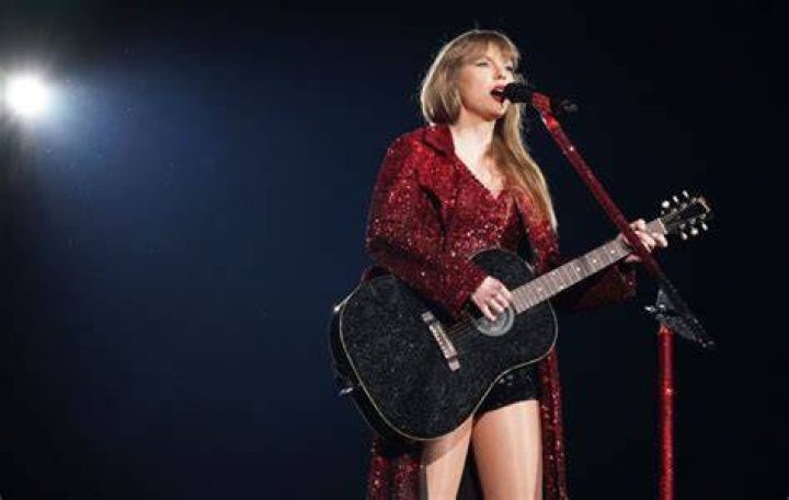 Taylor Swift Claps Back At Big Machine For ‘Shameless’ Plan To Release New Live Performance Album