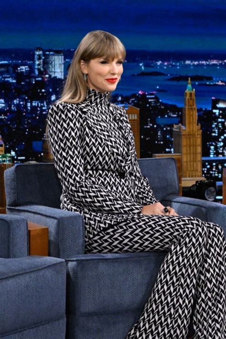 taylor swift, whoopi goldberg