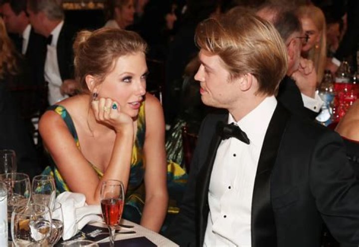 taylor swit joe alwyn