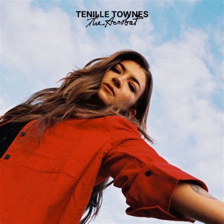 Tenille Townes On ACM Honors Red Carpet