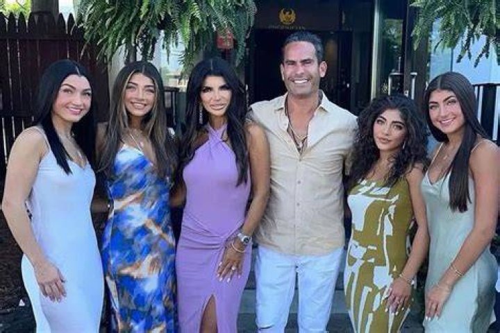 Teresa Giudice & Luis Ruleas Kiss As She Rocks A Tiny Bikini In Greece