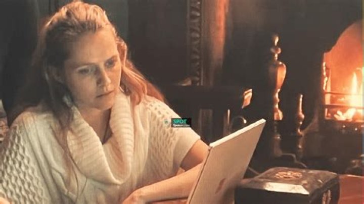 Teresa Palmer as Diana Bishop, Matthew Goode as Matthew Clairmont&nbsp;- A Discovery of Witches _ Season 1, Episode 4 - Photo Credit: Adrian Rogers/SundanceNow/Shudder/Bad Wolf