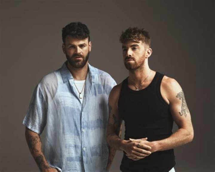 THE CHAINSMOKERS