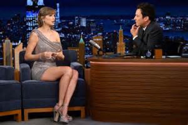 The Truth Behind Her Awkward Interview With Jimmy Fallon – Hollywood Life