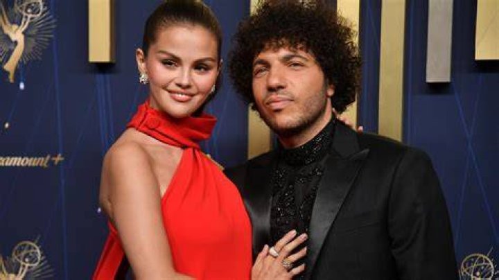 The Weeknd Gushes Over Selena Gomez With ‘Glow’ Instagram Pic – Hollywood Life