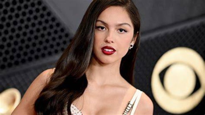 This is the Exact Highlighter Olivia Rodrigo Uses for a Radiant Glow