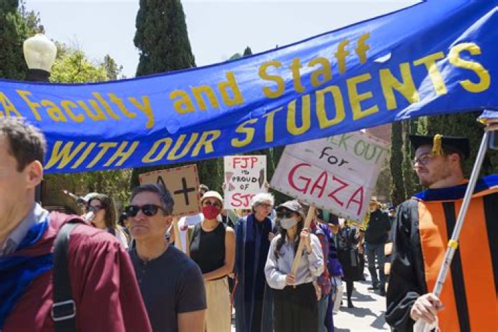 Thousands of students demonstrate during a 'Climate strike' protest in Zurich, Switzerland, 15 March 2019. Students across the world are taking part in a massive global student strike movement called #FridayForFuture which was sparked by Greta Thunberg of Sweden, a sixteen year old climate activist who has been protesting outside the Swedish parliament every Friday since August 2018. Students strike for climate change in Zurich, Switzerland - 15 Mar 2019