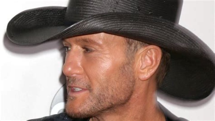 Tim McGraw Ditches The Cowboy Hat For The Red Carpet