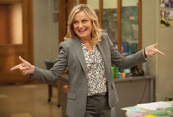Tina Fey & Amy Poehler Diss Emma Stone’s ‘Big Eyes’ – See Reaction