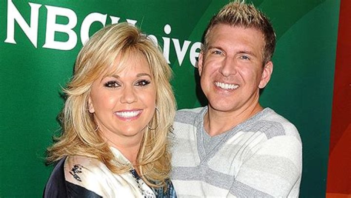 Todd & Julie Chrisley Begin Prison Sentences – Hollywood Life