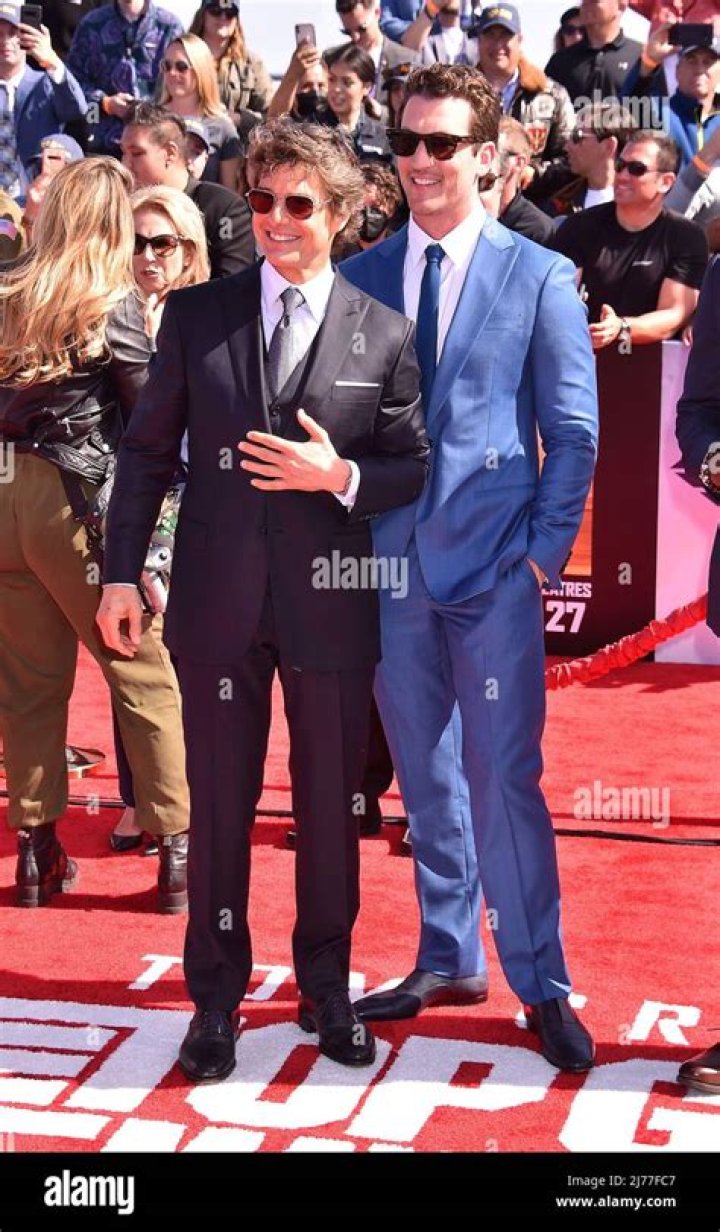 Tom Cruise and Miles Teller