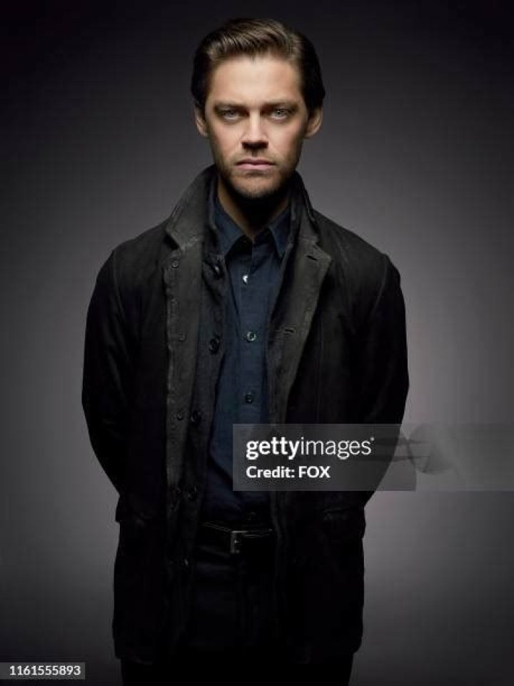 Tom Payne as Malcolm Bright