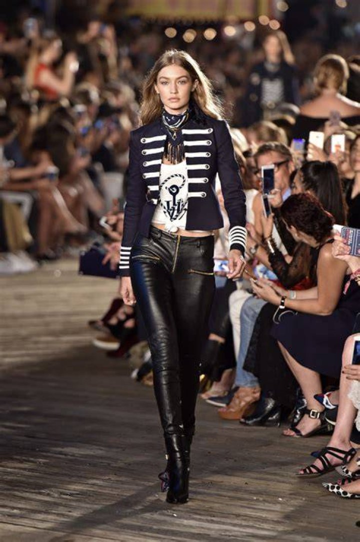 TOMMYxGiGi Fashion Show — See Pics Of Tommy Hilfiger & Gigi Hadid’s New Line