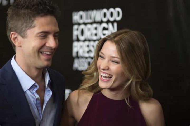topher grace ashley hinshaw pics