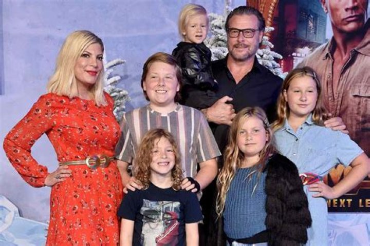 Tori Spelling, Dean McDermott and their kids